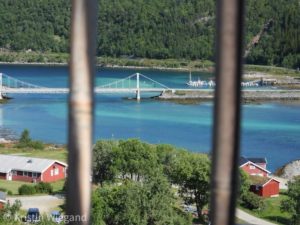 Bildet viser utsikten fra taket på Hamsundsenteret