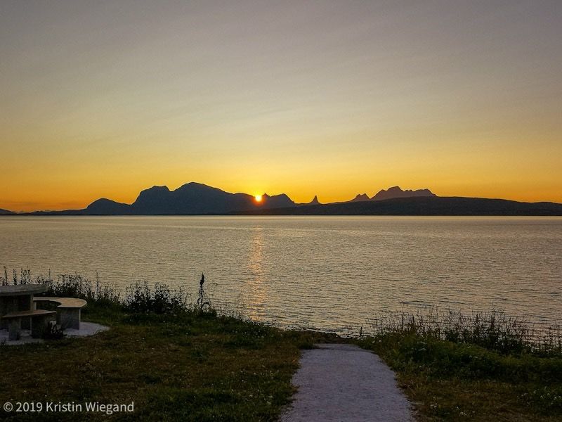 Hamarøyskaftet i solnedgang sett fra rasteplassen på Forsan
